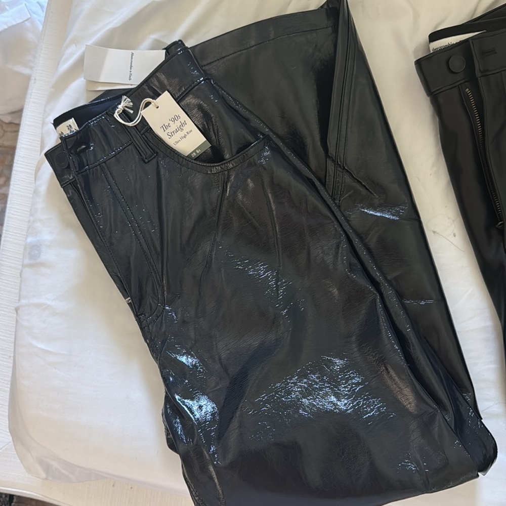 Abercrombie 90s straight ultra high rise blue shiny pant